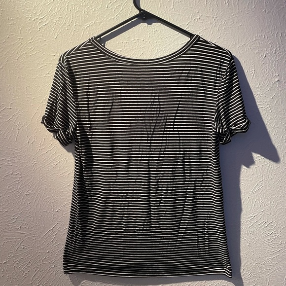 American Eagle Black and White striped V neck Tee - Picture 2 of 6